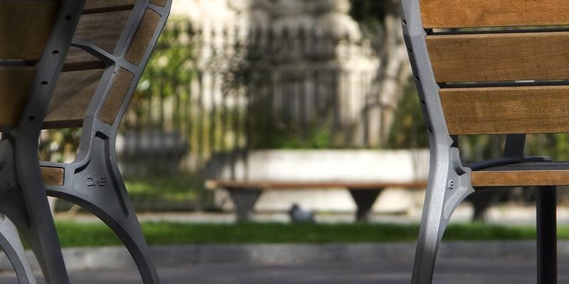 Cadeiras e bancos: tudo junto e misturado