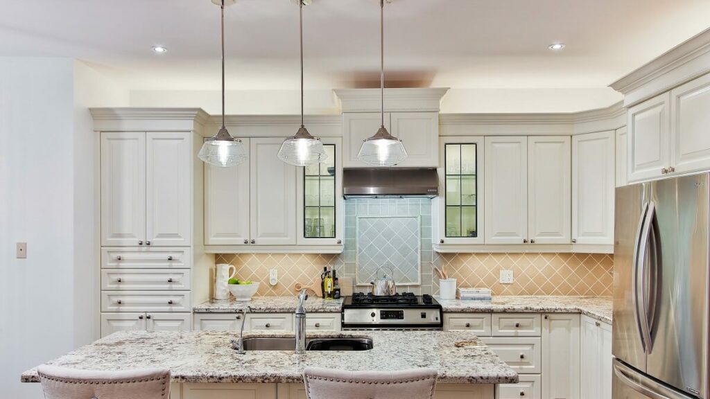 Cozinha com papel de parede