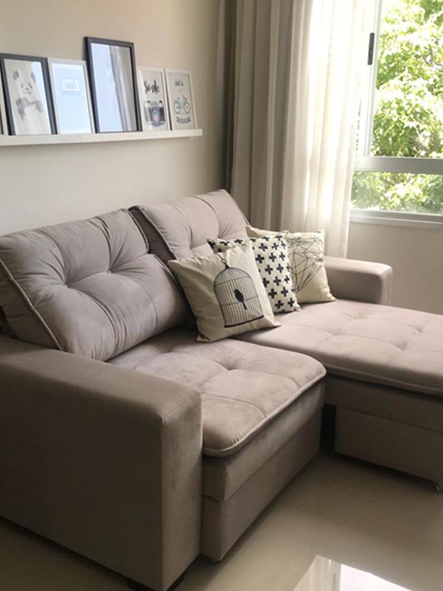 Story - sala pequena com sofa