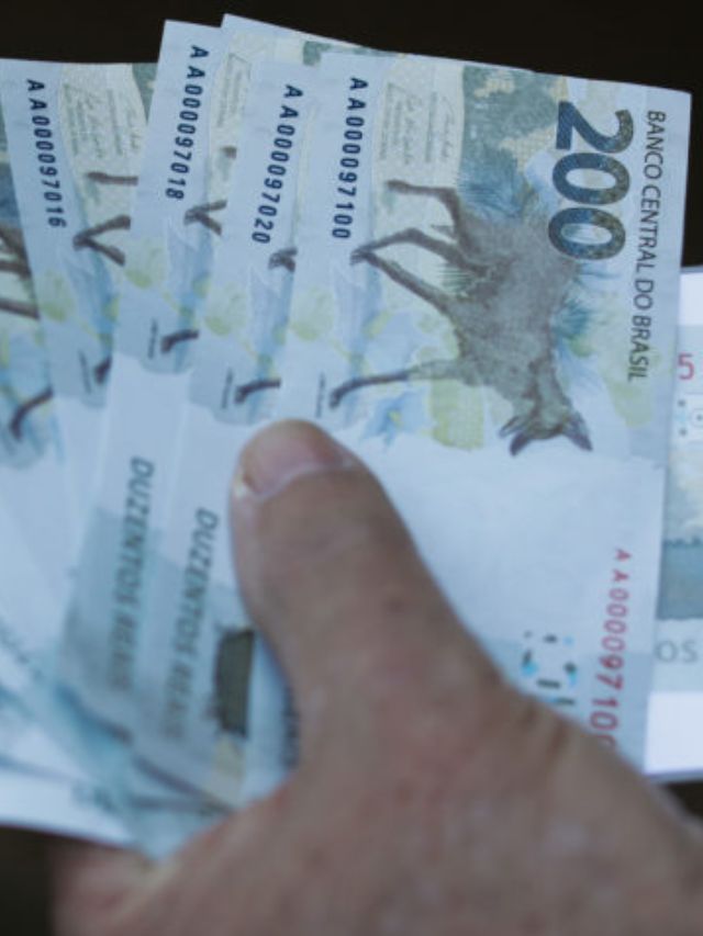 Voucher caminhoneiro e taxista: quando será pago e quem recebe