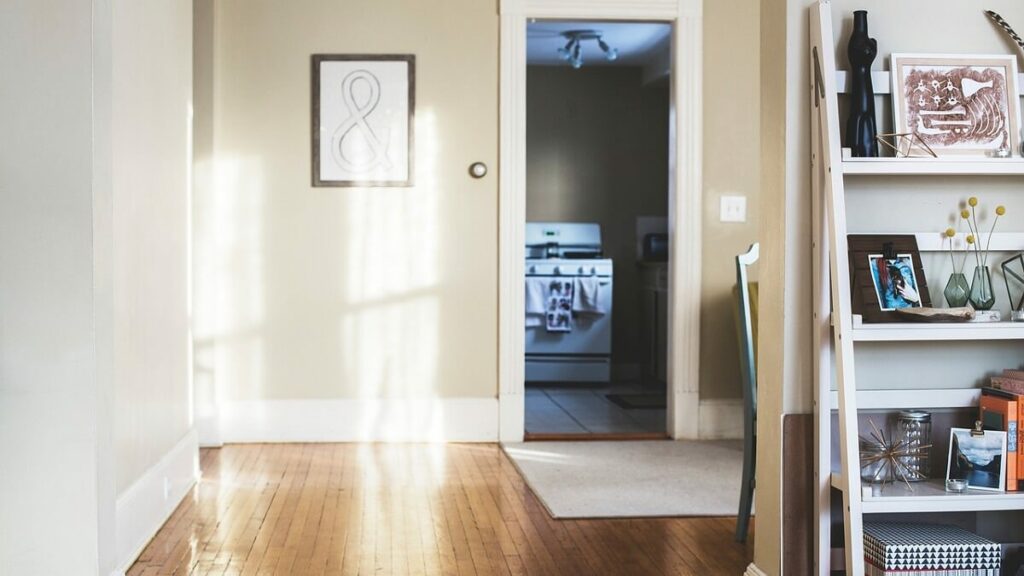 Quadro em sala de estar de casa