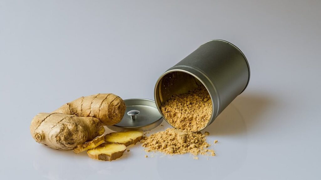 Pote com gengibre ralado