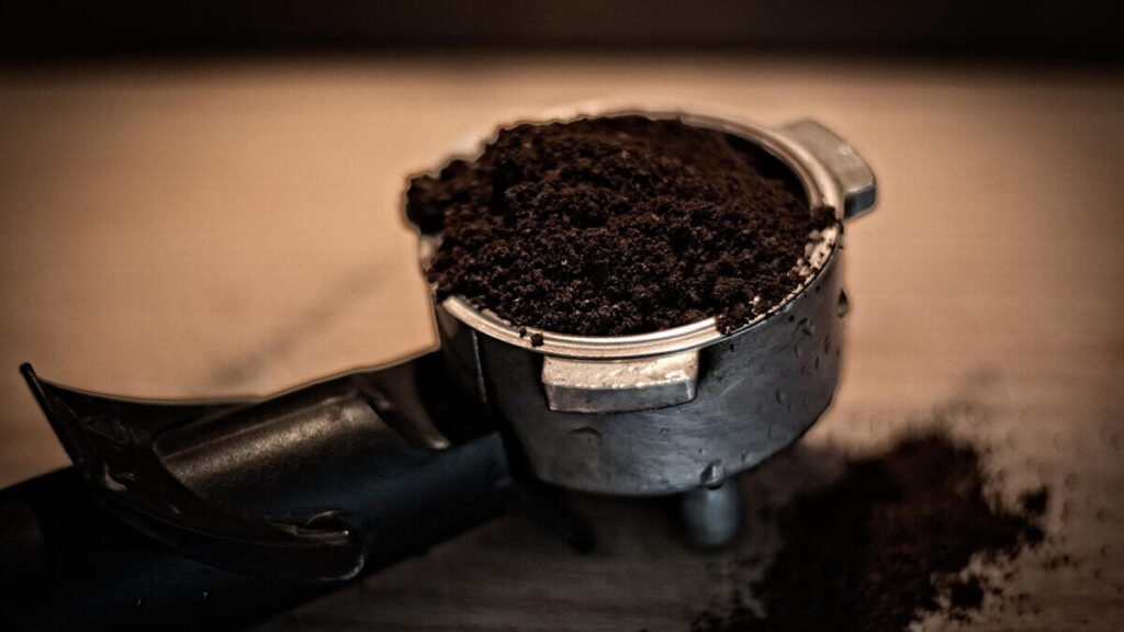 Como plantar café: Veja aqui 8 dicas essenciais para cultivar em casa! 2 Café moído