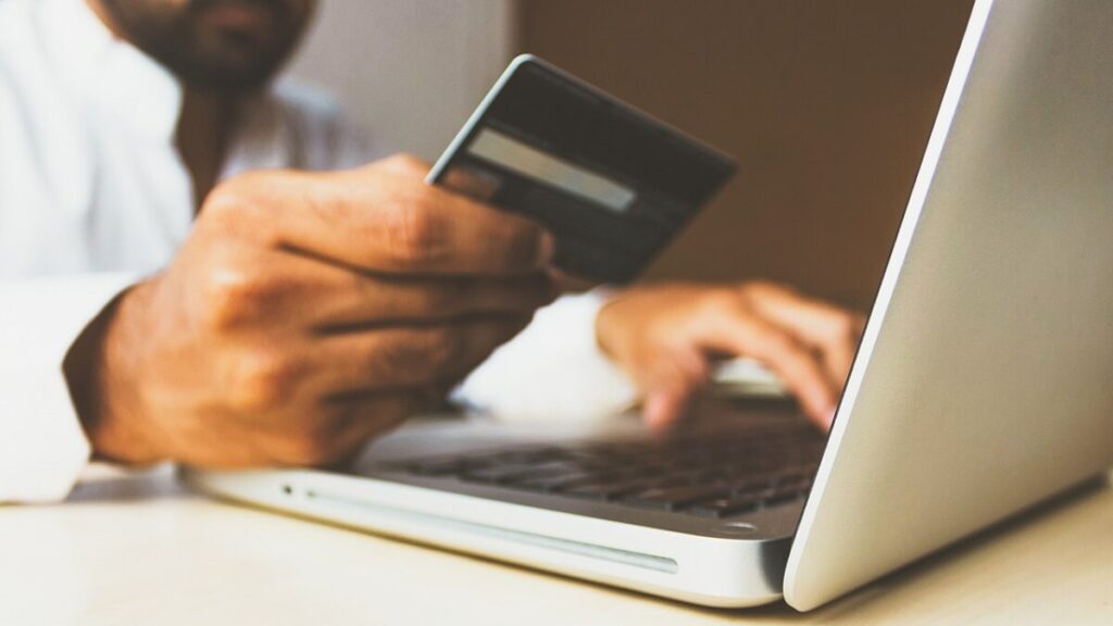 Pagando contas com cartão