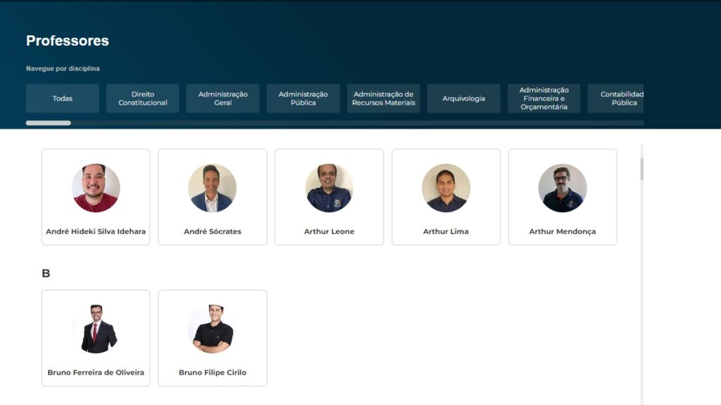 O Direção concursos com professores altamente classificados.