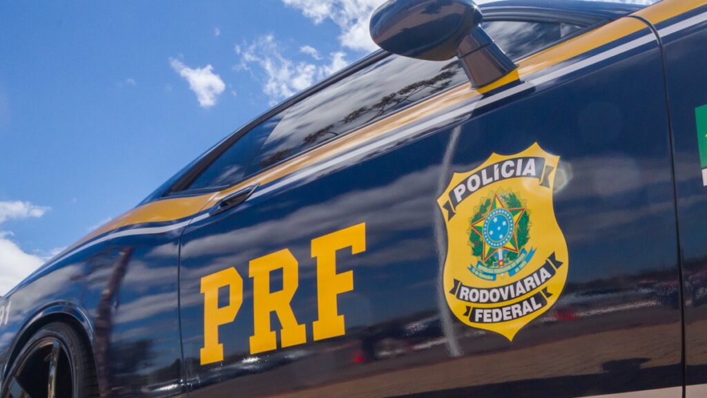 Concurso PRF 2024: Terá novo concurso? Veja como foi o último certame! 2 Veículo da Polícia Rodoviária Federal.