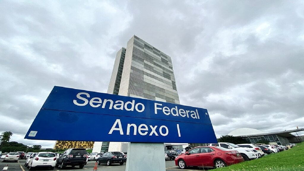 Concurso Senado Federal 2024: Terá novo certame? Veja como foi o último! 2 Placa Senado Federal Anexo I