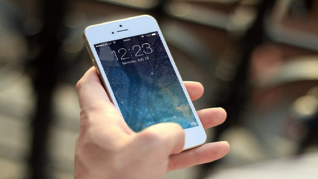 O que significa vs no WhatsApp: Veja o que quer dizer esta gíria! 2 A imagem se condiz a um celular na tela de bloqueio