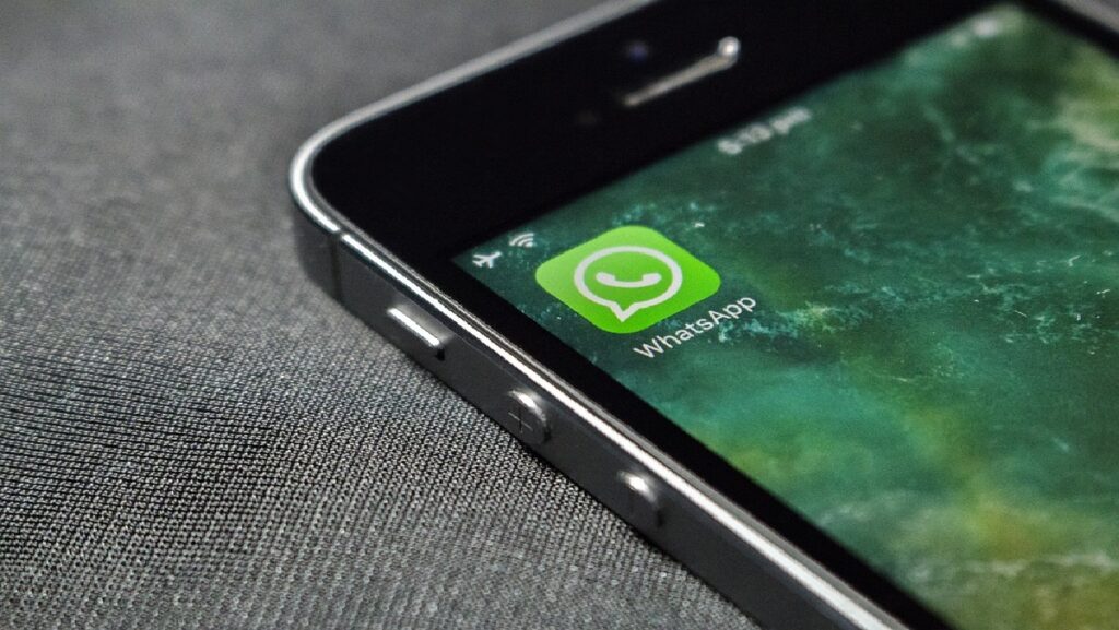 O que significa bbc no WhatsApp: Confira o real significado! 2 Aplicativo WhatsApp