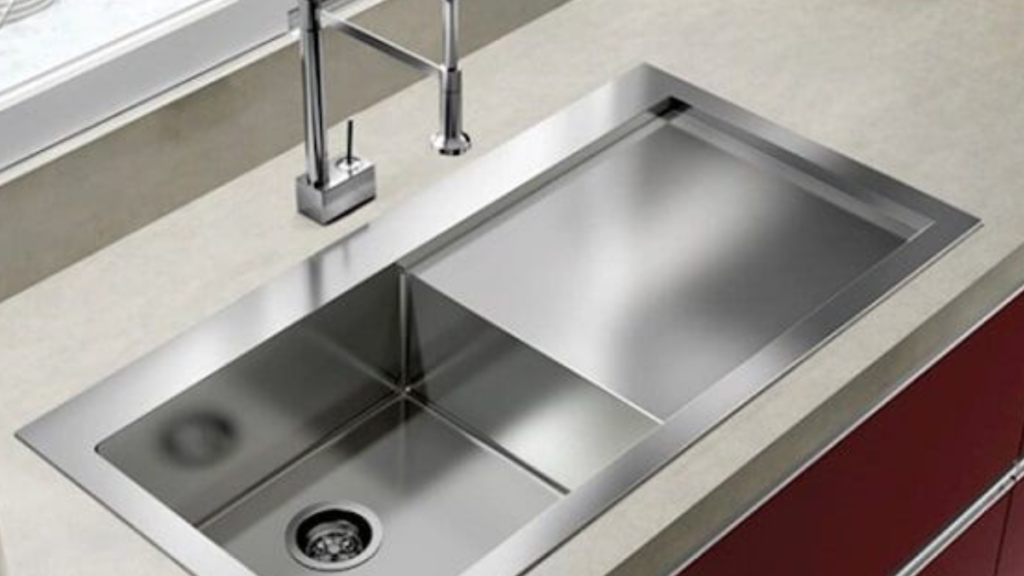 Como limpar inox, confira todas as dicas para preservar objetos e móveis! 1 Como limpar inox