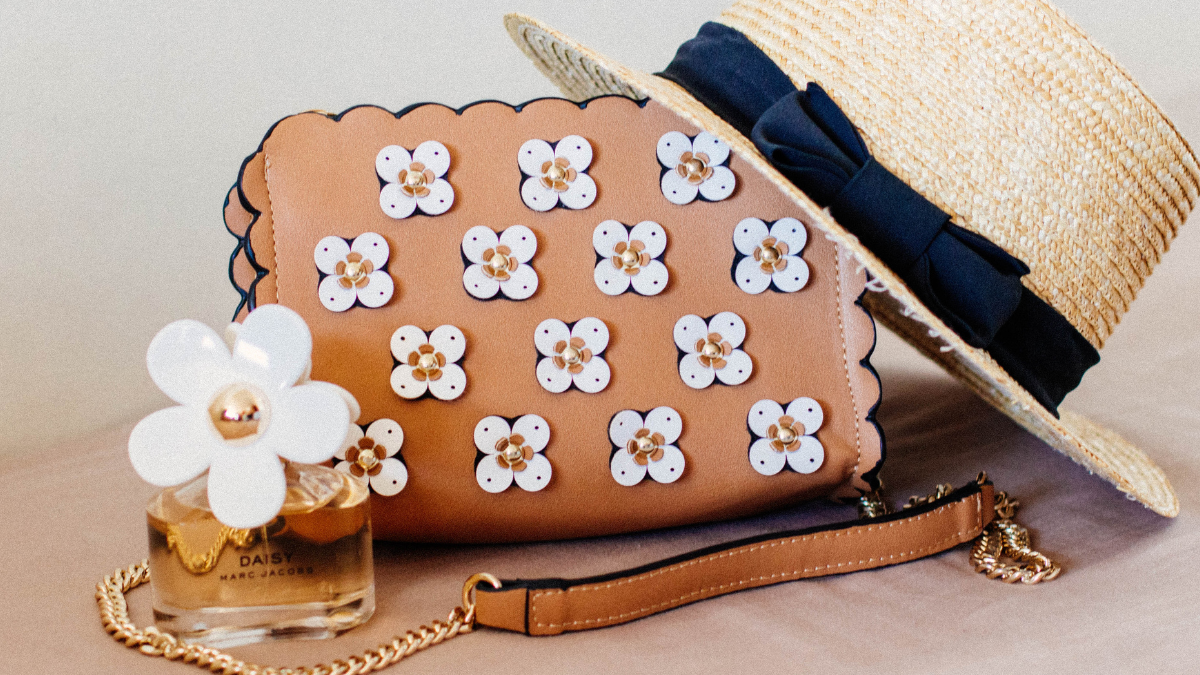 Nomes para loja de acessórios, mais de 270 inspirações para você! 10 Chapéu e bolsa rosa