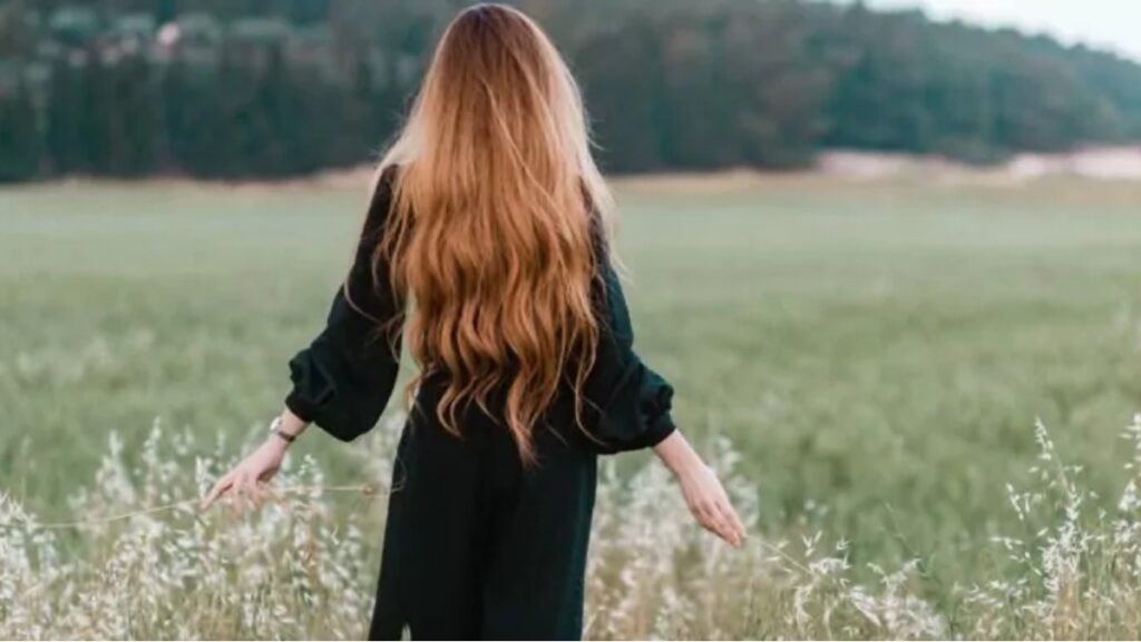 Sonhar com cabelo grande