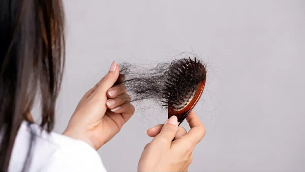 Sonhar com Cabelo Caindo: Significado Profundo! 2 Sonhar com cabelo caindo