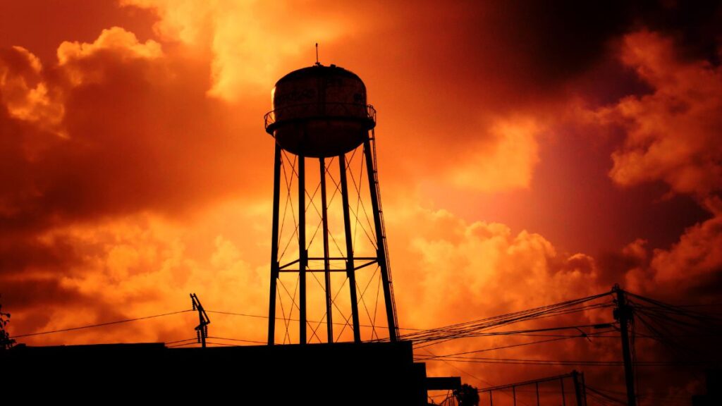 Caixa da água gigante