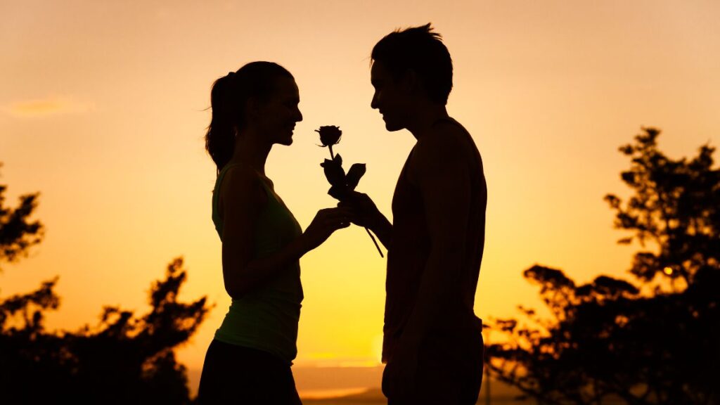 7 Frases de Amor Para Namorado: Surpreenda Seu Amor! 2 Namorados apaixonados