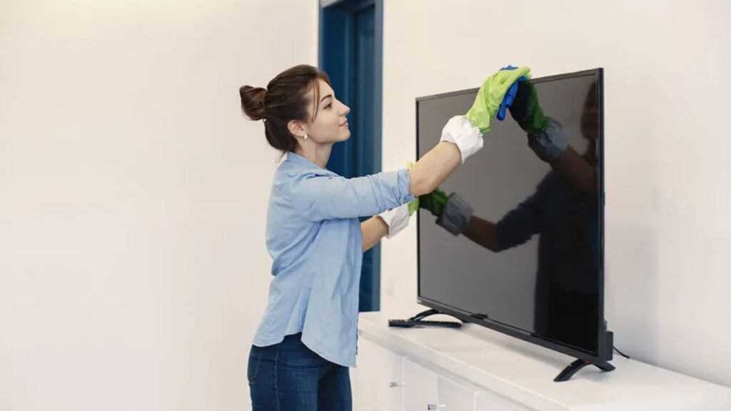 Como limpar TV de LED