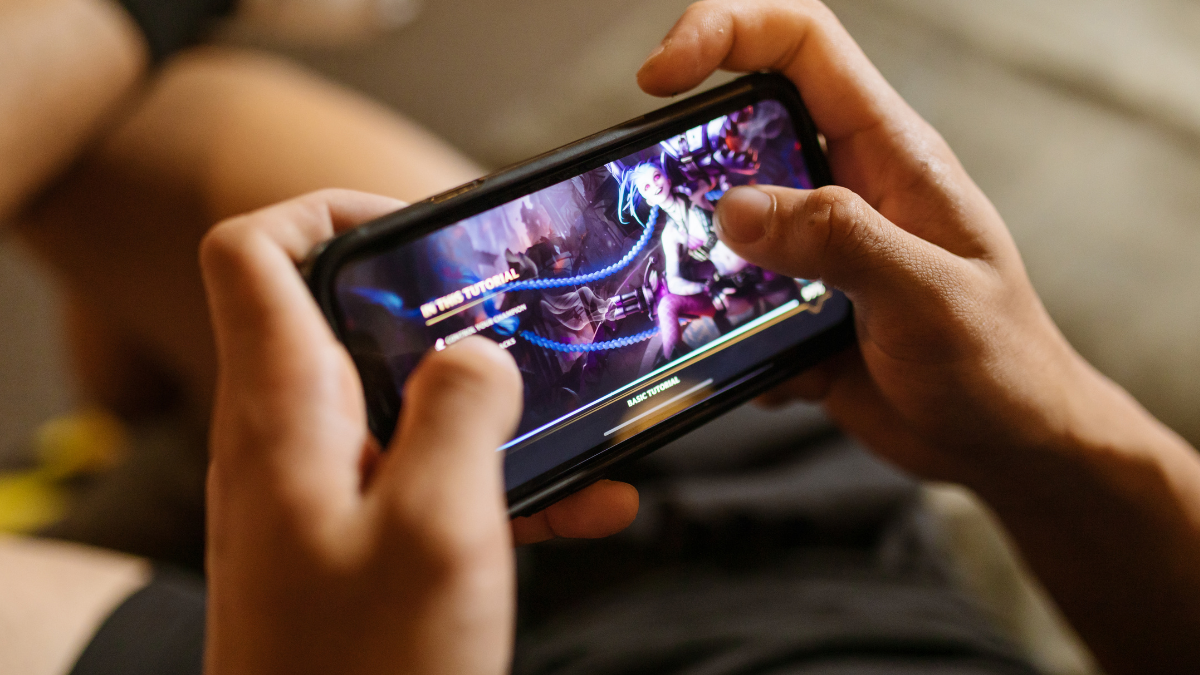 Jogando no celular