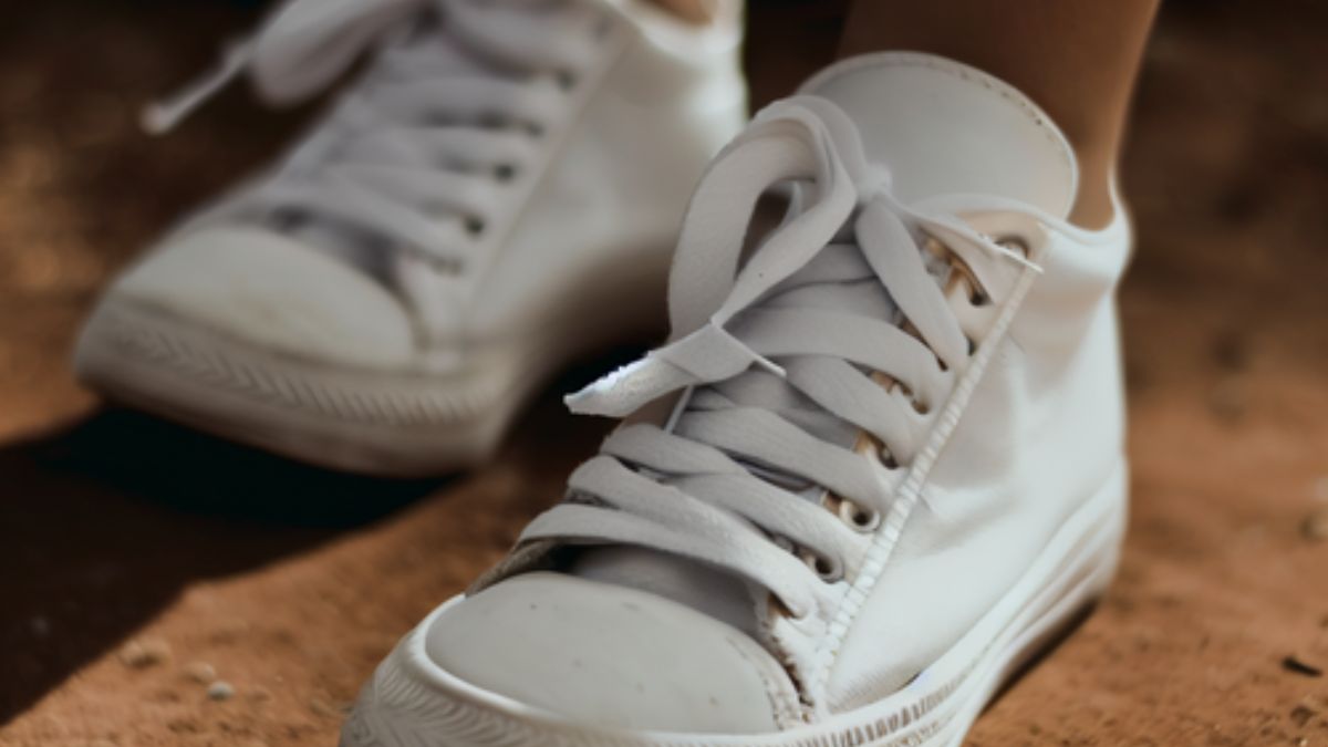 Limpar tênis branco com creme dental