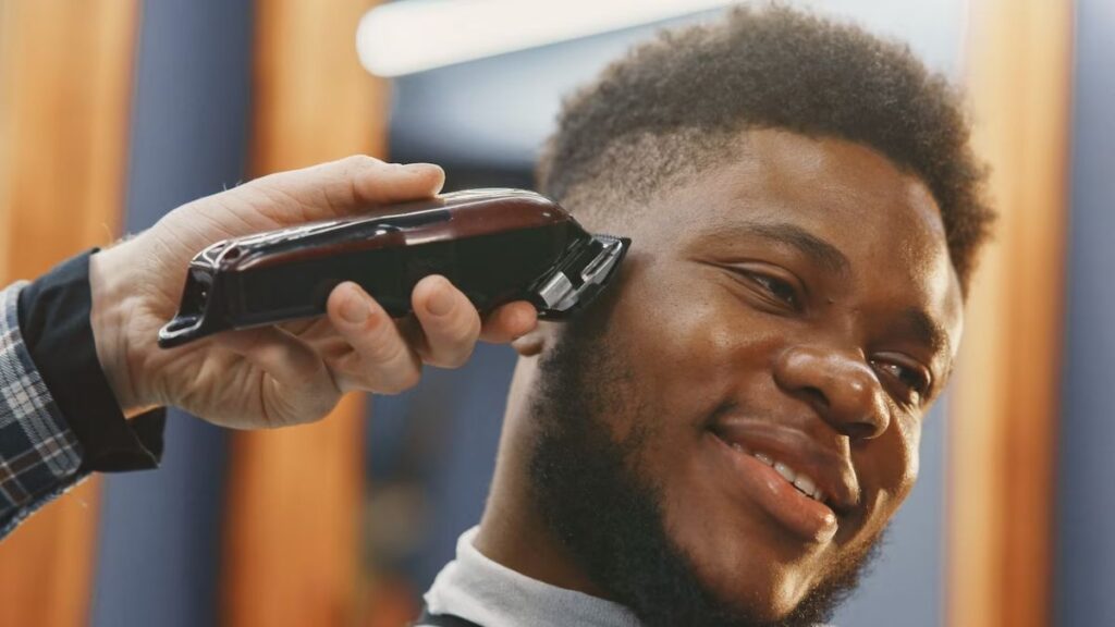 Sonhar cortando o cabelo