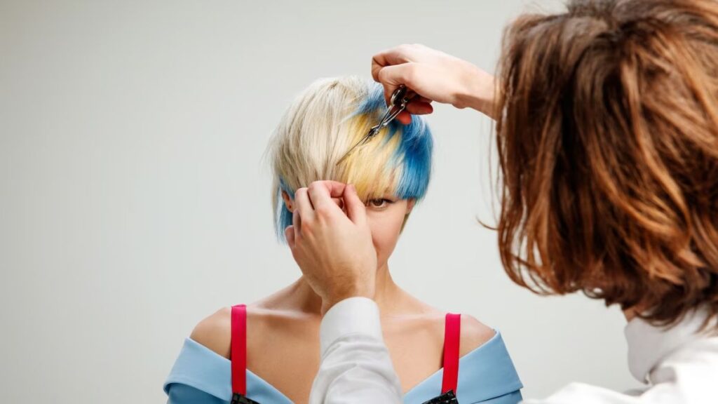 Sonhar Pintando O Cabelo