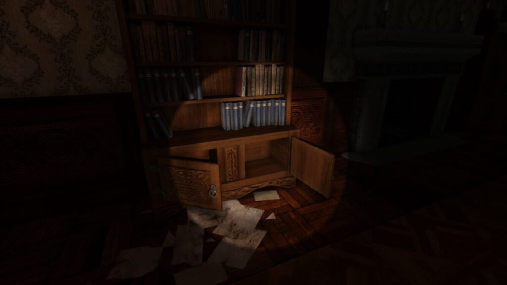 Imagem do jogo mostrando um personagem com uma lanterna mirando em uma estante de livros. Um dos melhores jogos de terror.