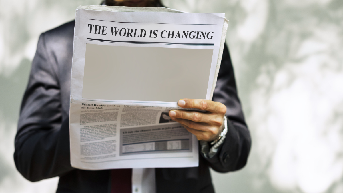 Nomes para jornais, mais de 420 ideias criativas e fáceis de lembrar! 1 Lendo jornal
