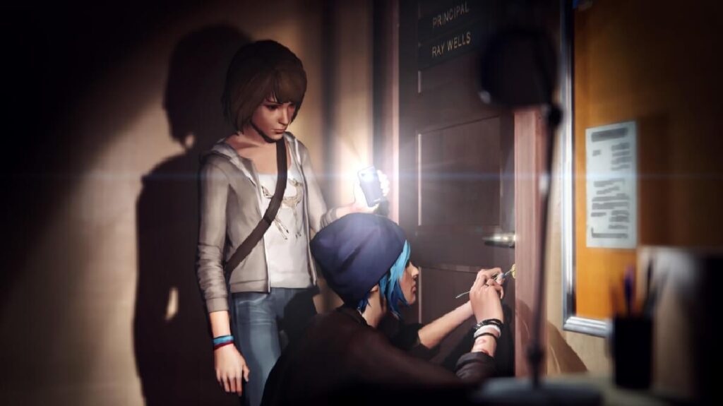 Imagem do jogo mostrando duas meninas tentando abrir uma porta no escuro.