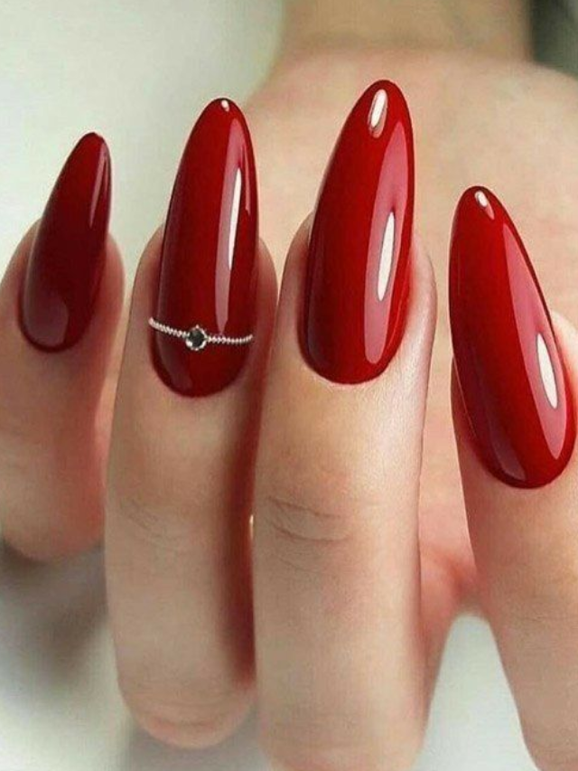 Unhas decoradas vermelhas