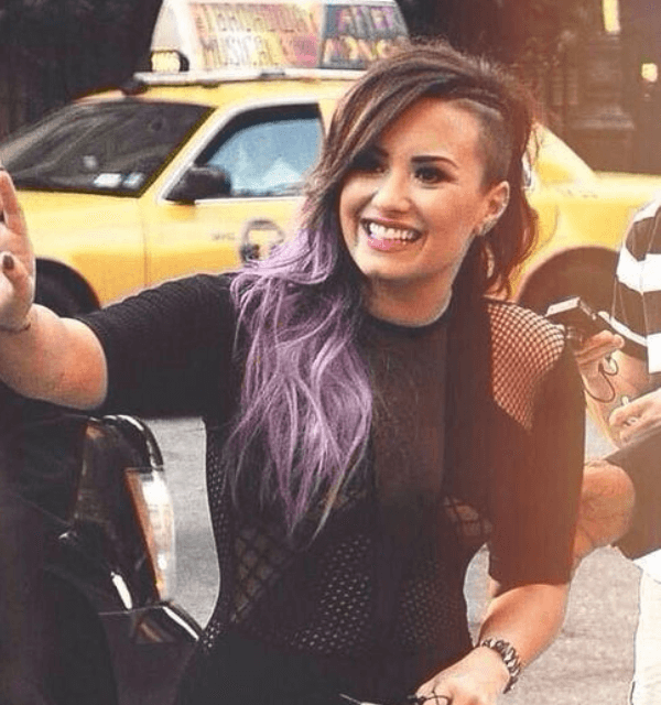 Cabelo cortado com sidecut