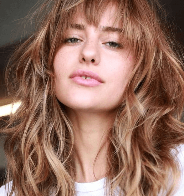 Cortes de cabelo médio feminino: Tendências para 2024! 4 Corte de cabelo com camadas