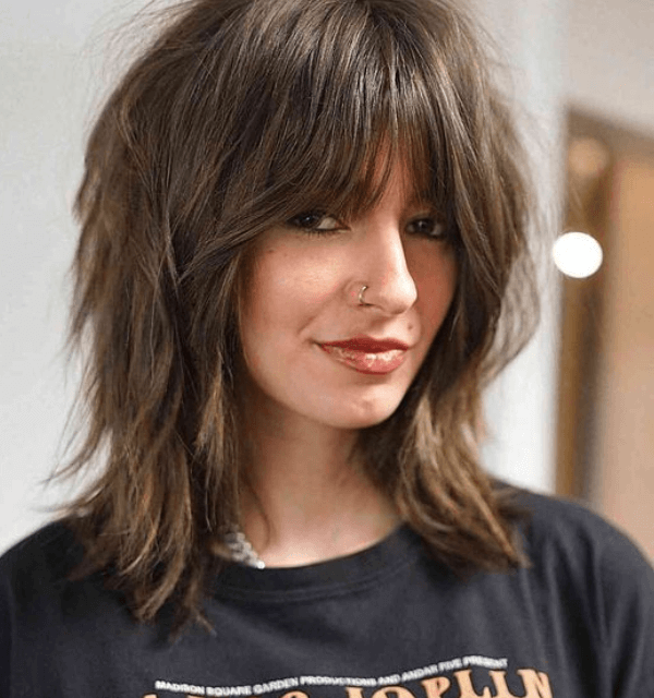 Cortes de cabelo para rosto quadrado: Opções para apostar e dicas incríveis! 4 Corte em camadas rosto quadrado