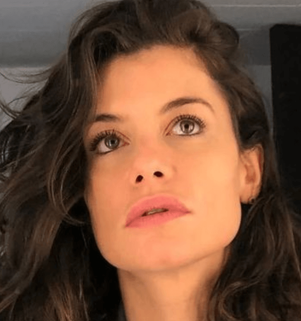 Cortes de cabelo para rosto quadrado: Opções para apostar e dicas incríveis! 1 Mulher com Rosto quadrado