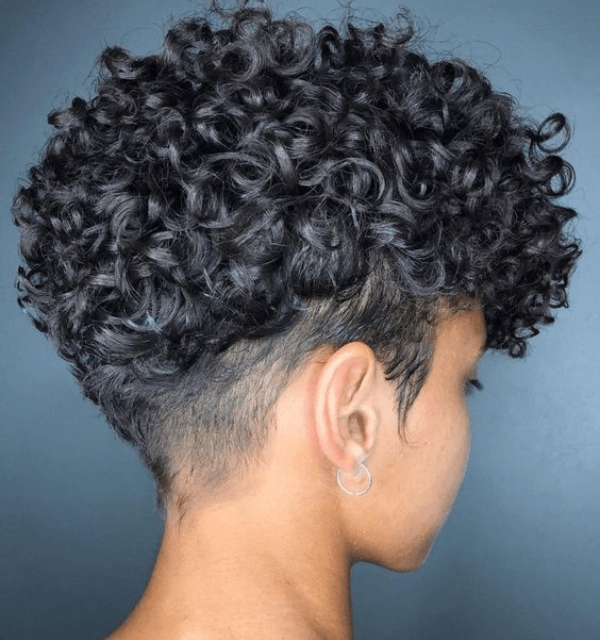 Cortes de cabelo curto cacheado: Tendências para inspirar! 3 Cabelo Curto Pixie
