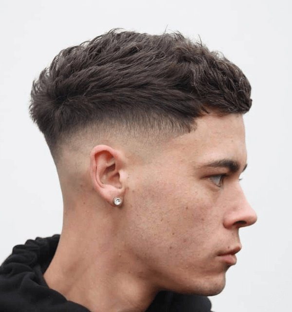 Corte de cabelo Mid fade