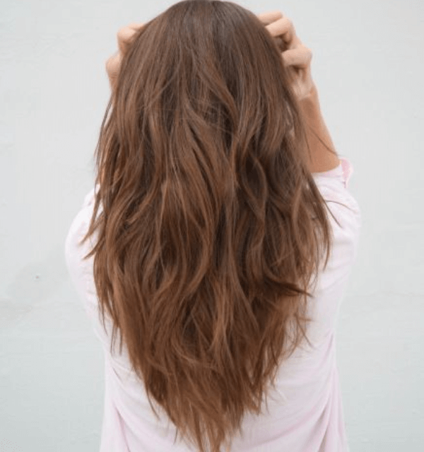 Cortes de cabelo feminino longo: Melhores inspirações! 4 Corte em V com Camadas Longas: