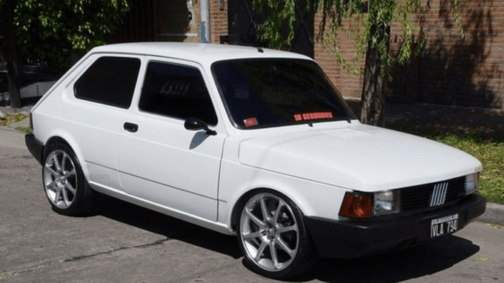Nomes de Carros Antigos: 9 clássicos que ficaram marcados! 4 Fiat 147