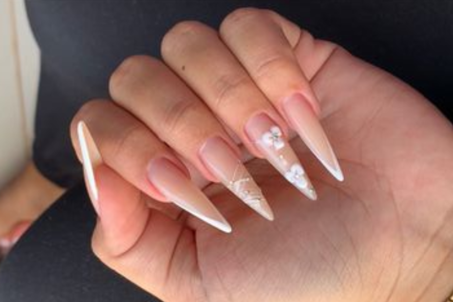 Unhas postiças decoradas: Confira as melhores ideias e como fazer! 15 Unhas postiças decoradas com flores