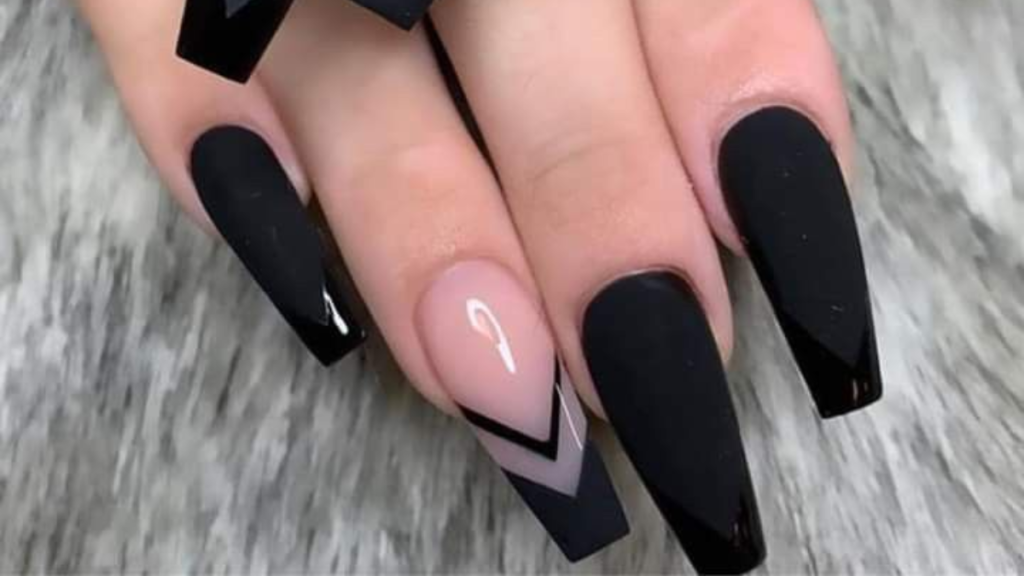 veja lindas ideias de Unhas pretas