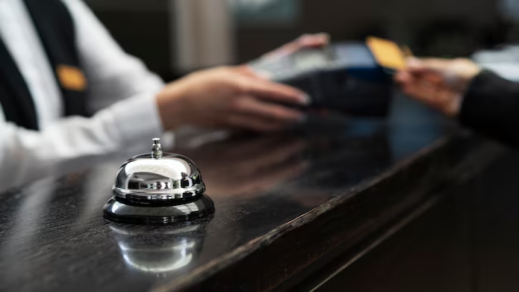 5 tipos de hospedagem e como definir a melhor para a sua viagem? 2 Tipos de hospedagem: Recepção em Hotel